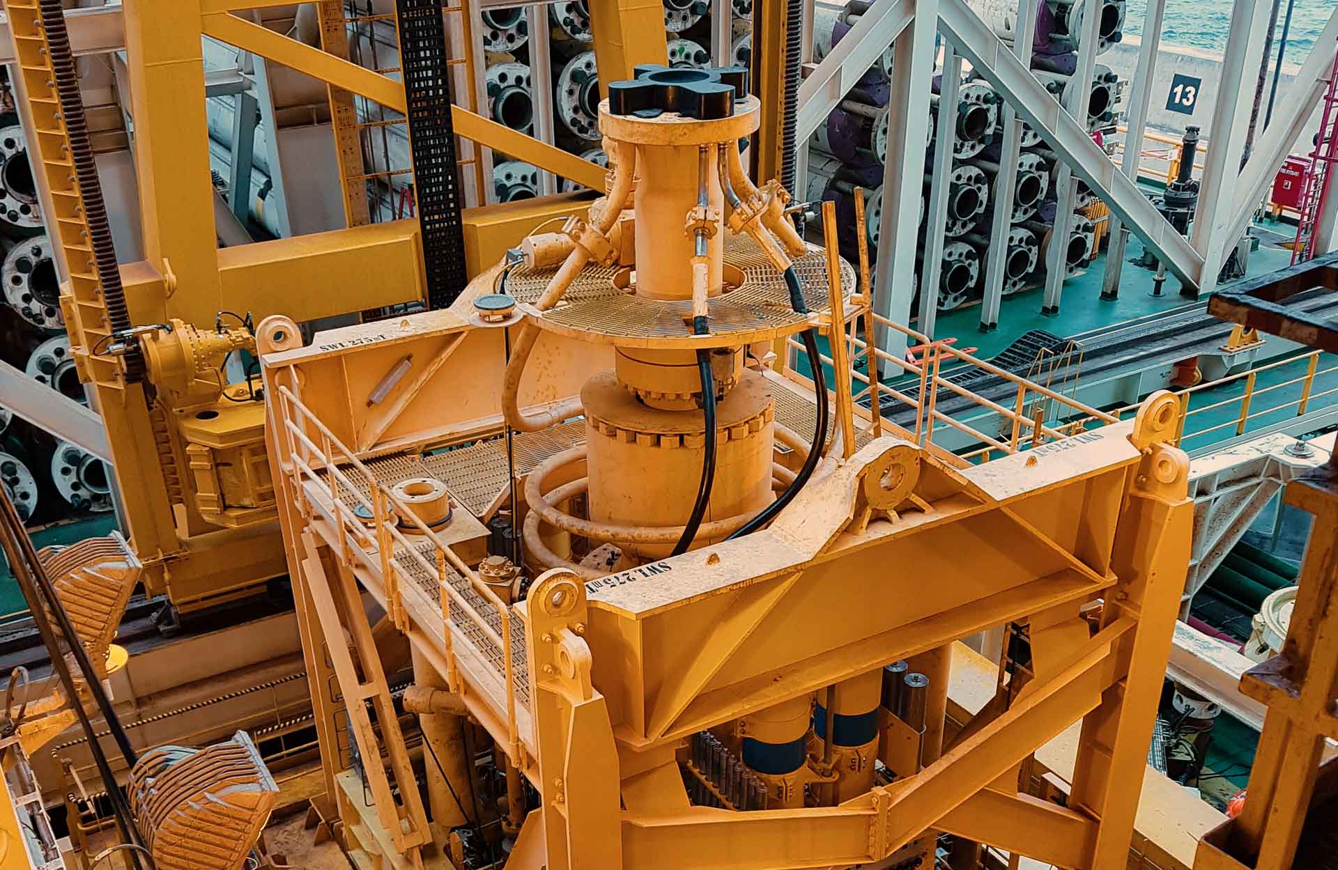Subsea manifold structure in a fabrication yard